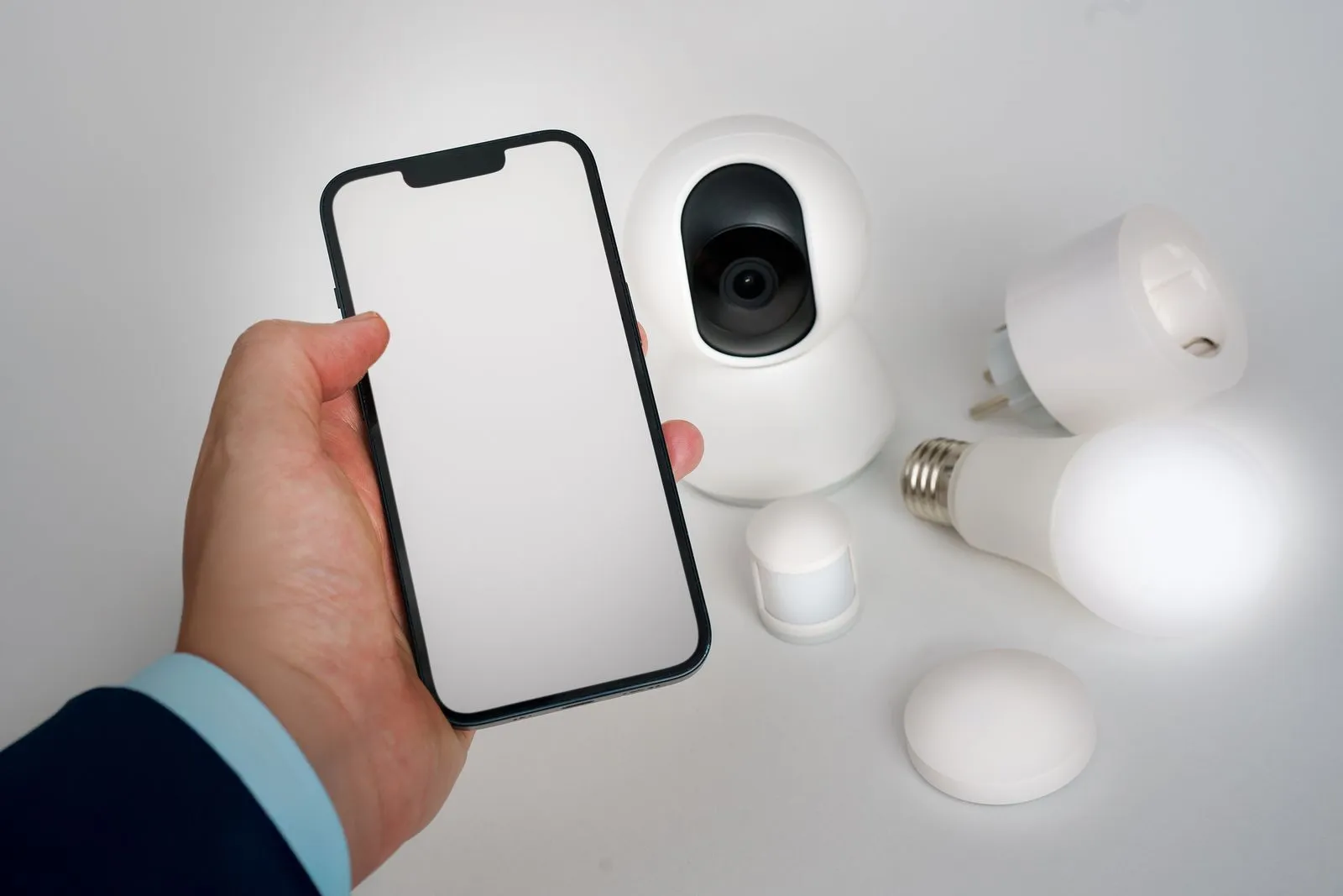 Choosing Smart Lighting Controls for Easier Living